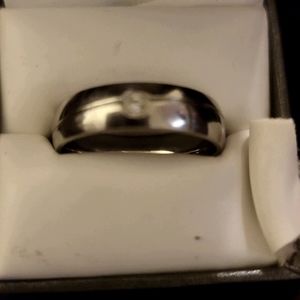 10 k white gold with diamond chip men's wedding ba
